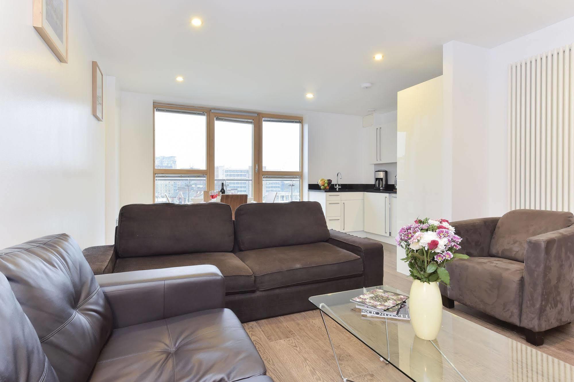 Beautiful 4-bedroom Flat In Bridge/borough! *