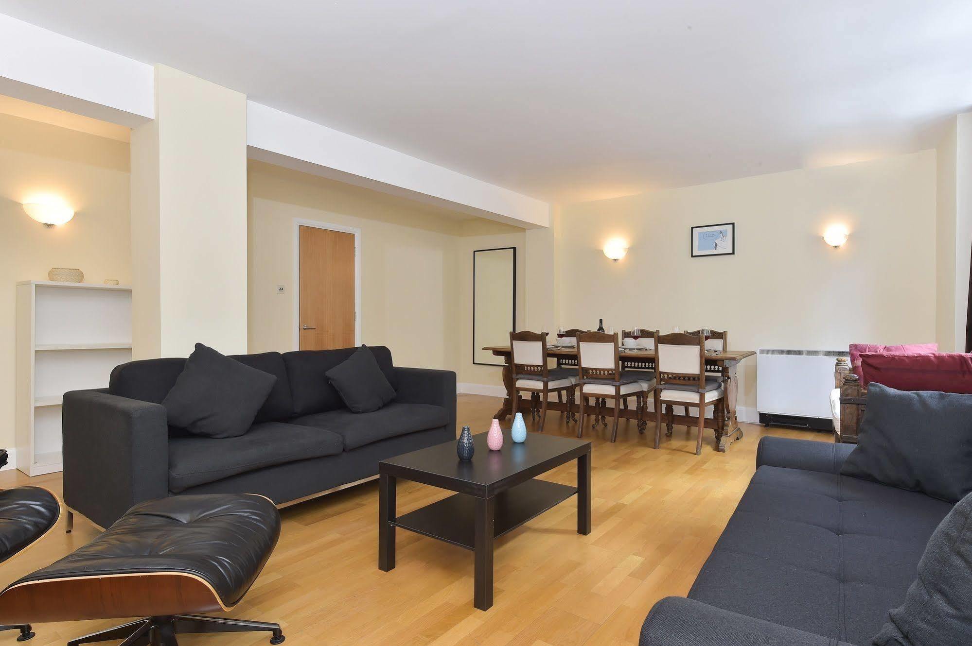 Beautiful 4-bedroom Flat In Bridge/borough! Lägenhet