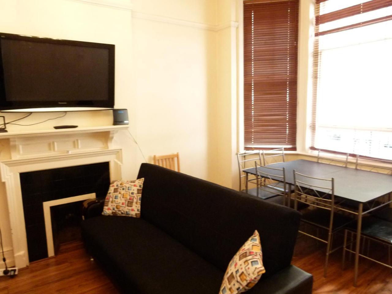 Beautiful Family Barons Court * London