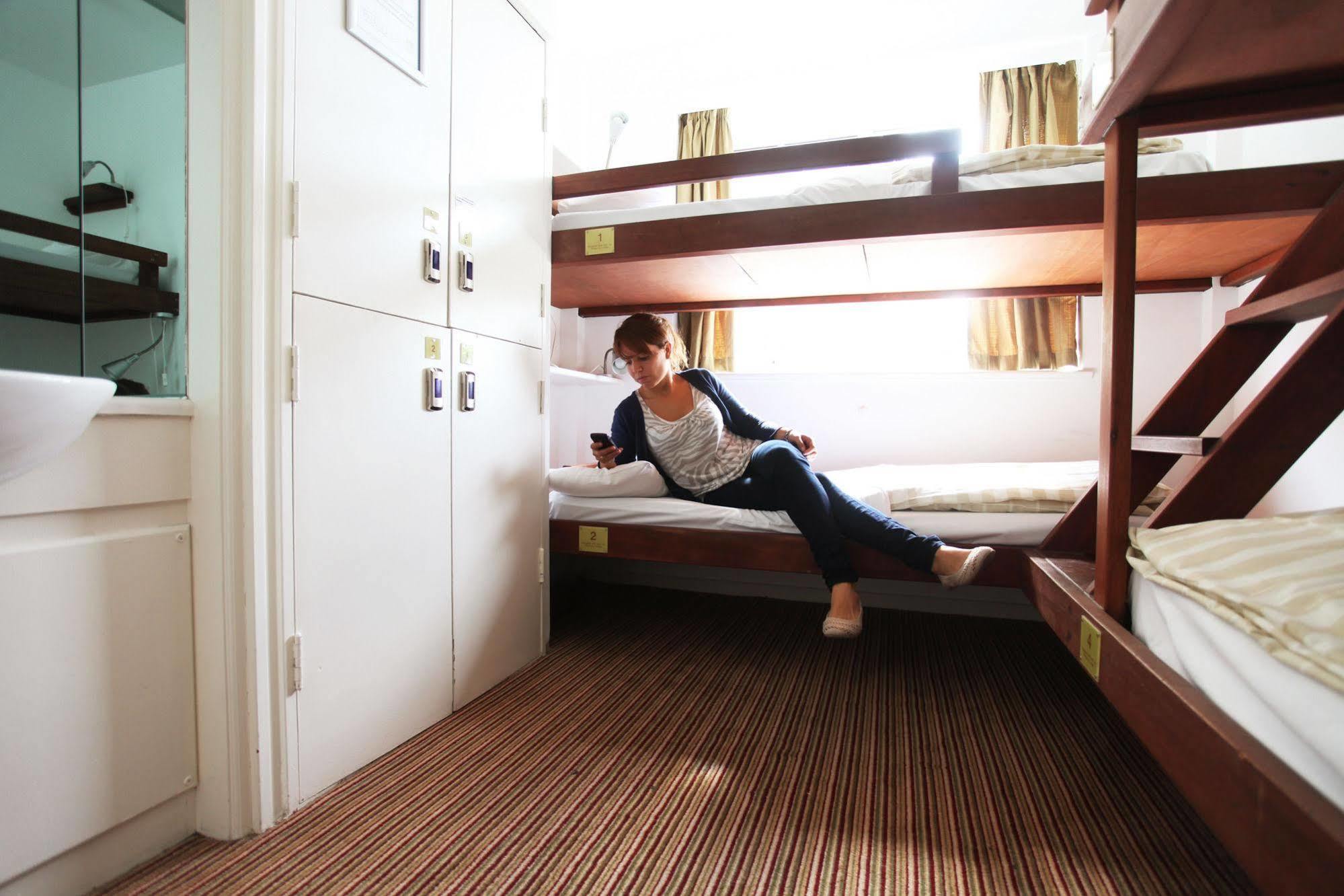 Hostel Palmers Hillspring At Willesden *