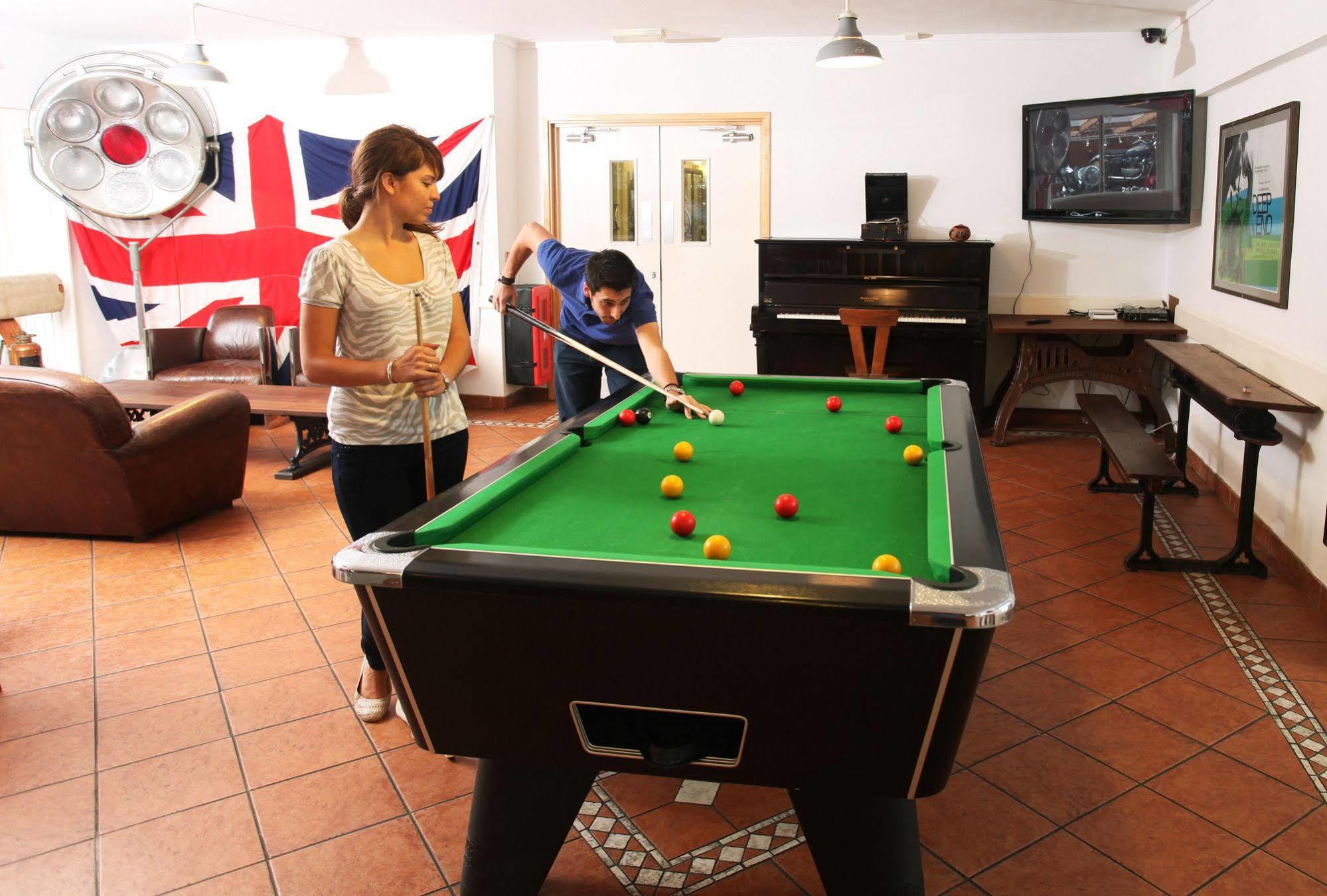 Palmers Hillspring At Willesden Hostel London
