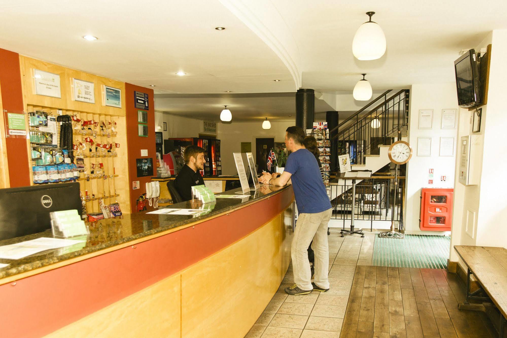 Hostel Palmers Hillspring At Willesden London