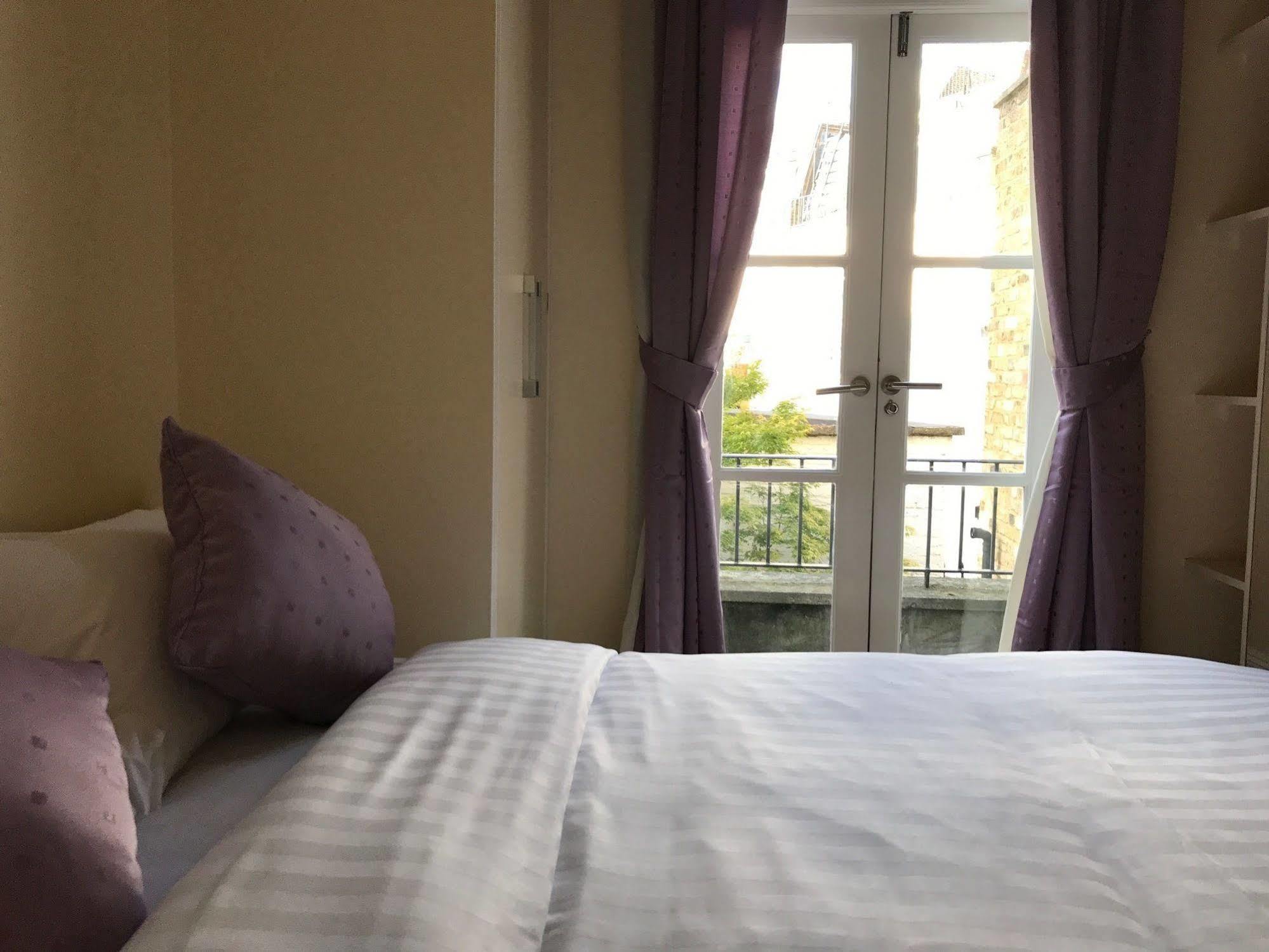 Hotel Oyo Bakers Hotel London Victoria 3*
