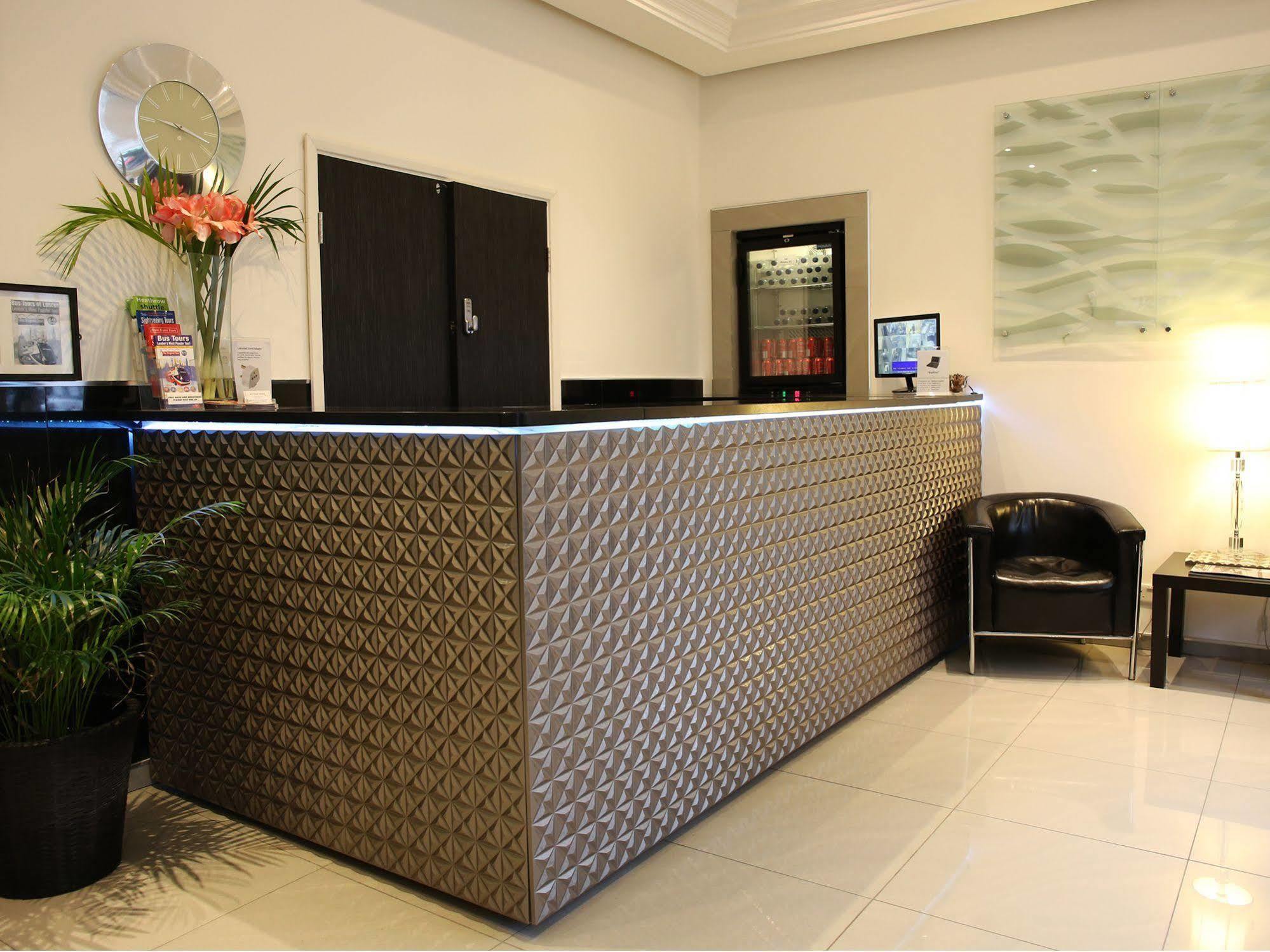 Huttons Hotel, Victoria 3* Londra