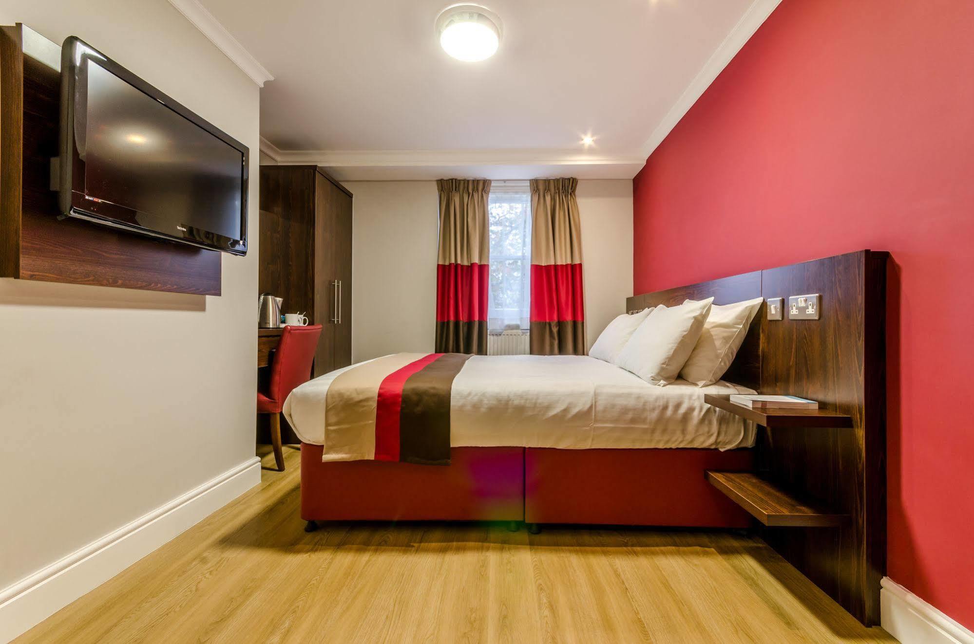 Royal Cambridge Hotel 3*