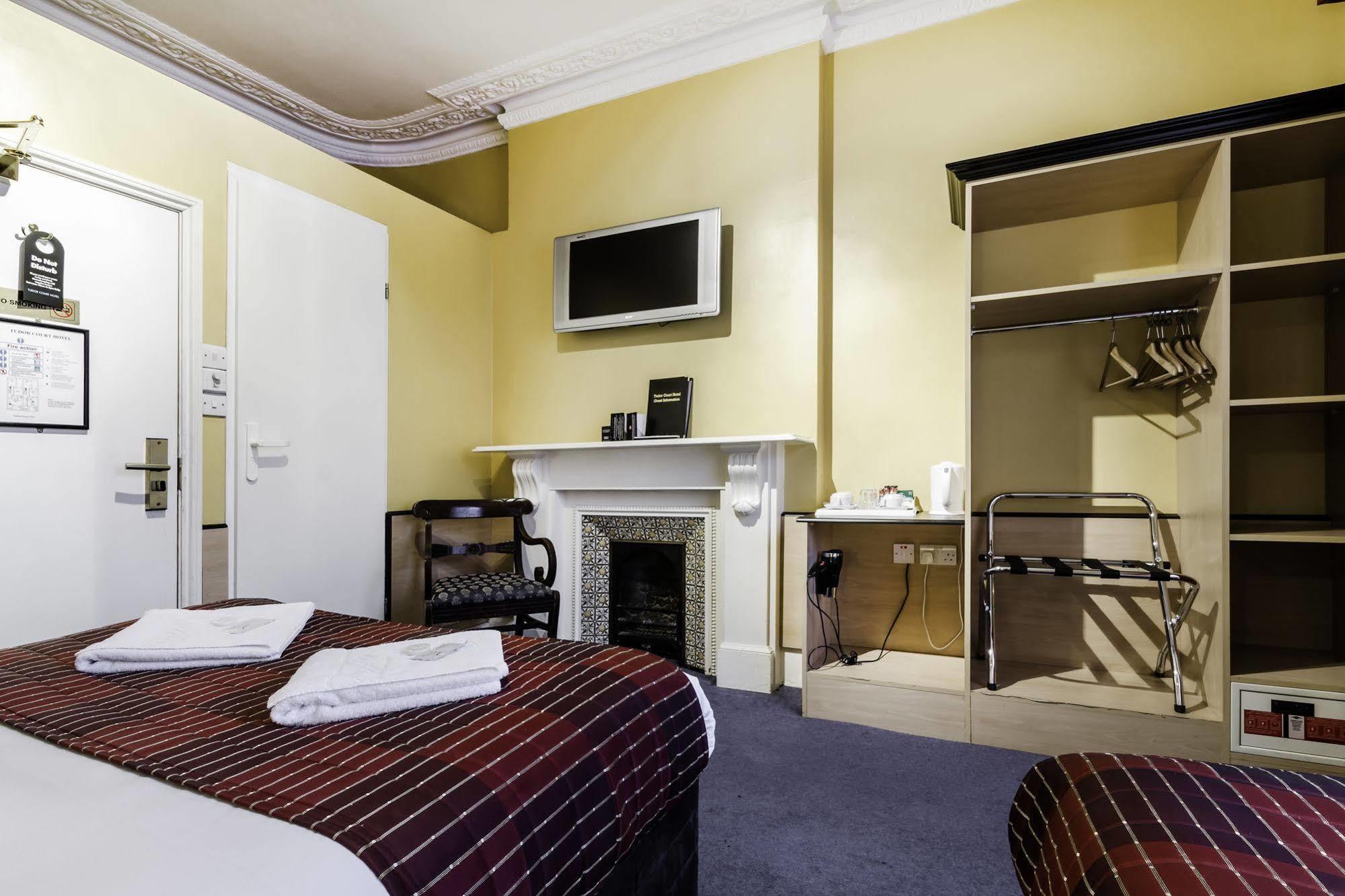 Tudor Court 3* Londen