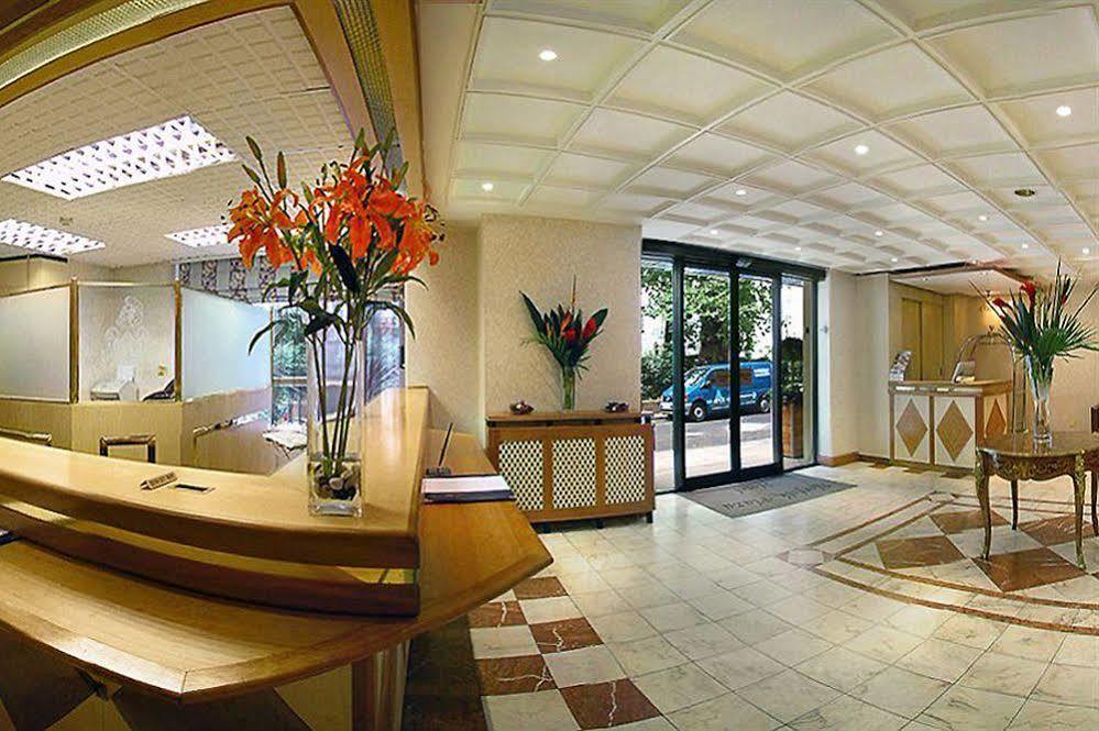 Norfolk Plaza Hotell