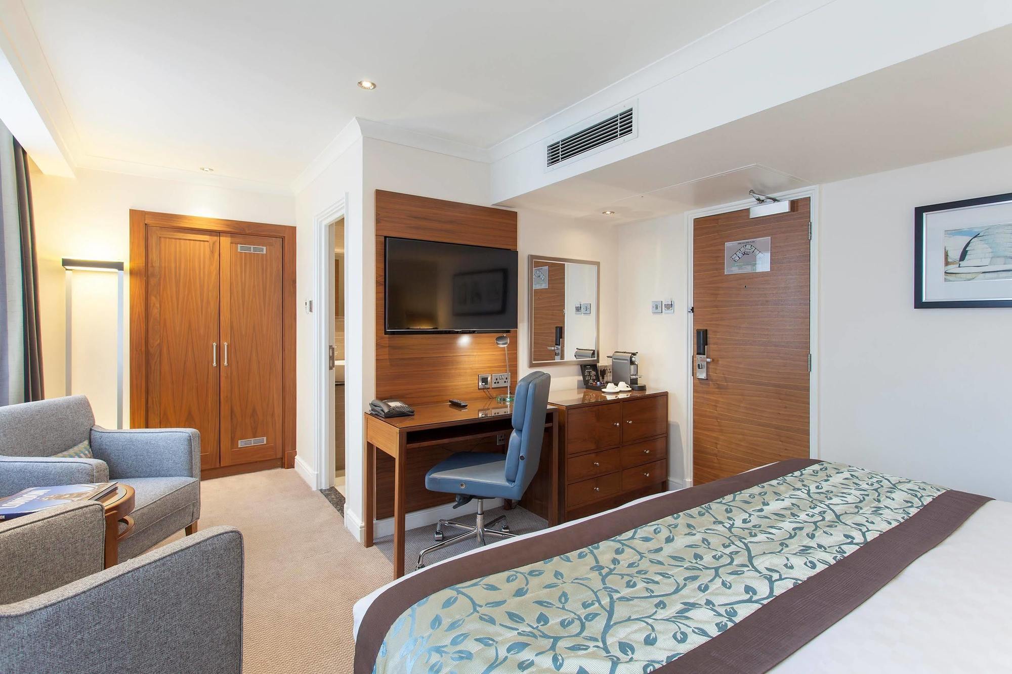 Thistle Piccadilly Hotel