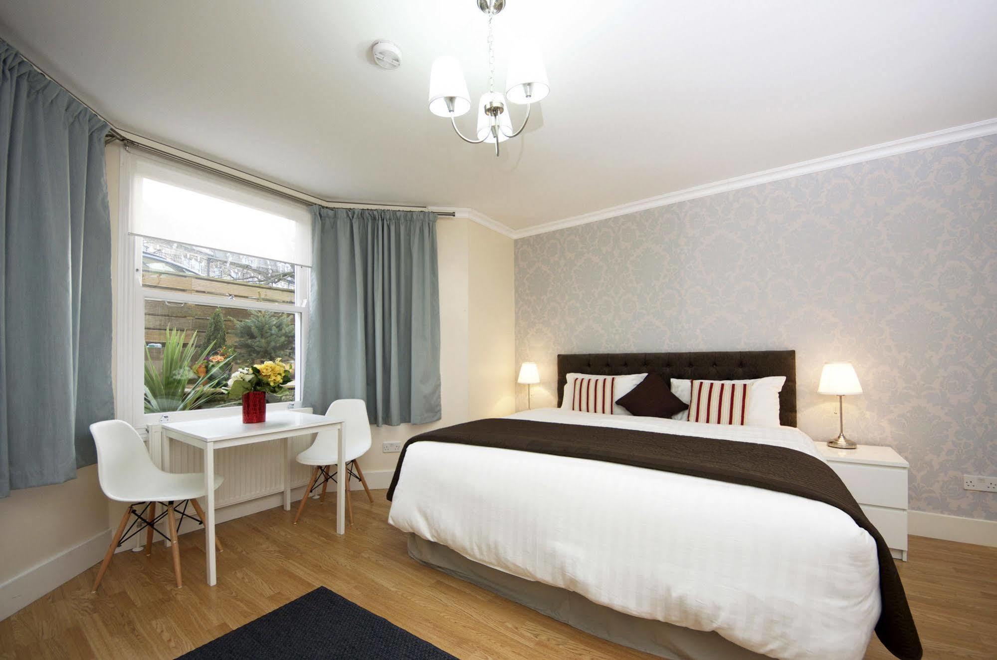 Hotel W14 *
