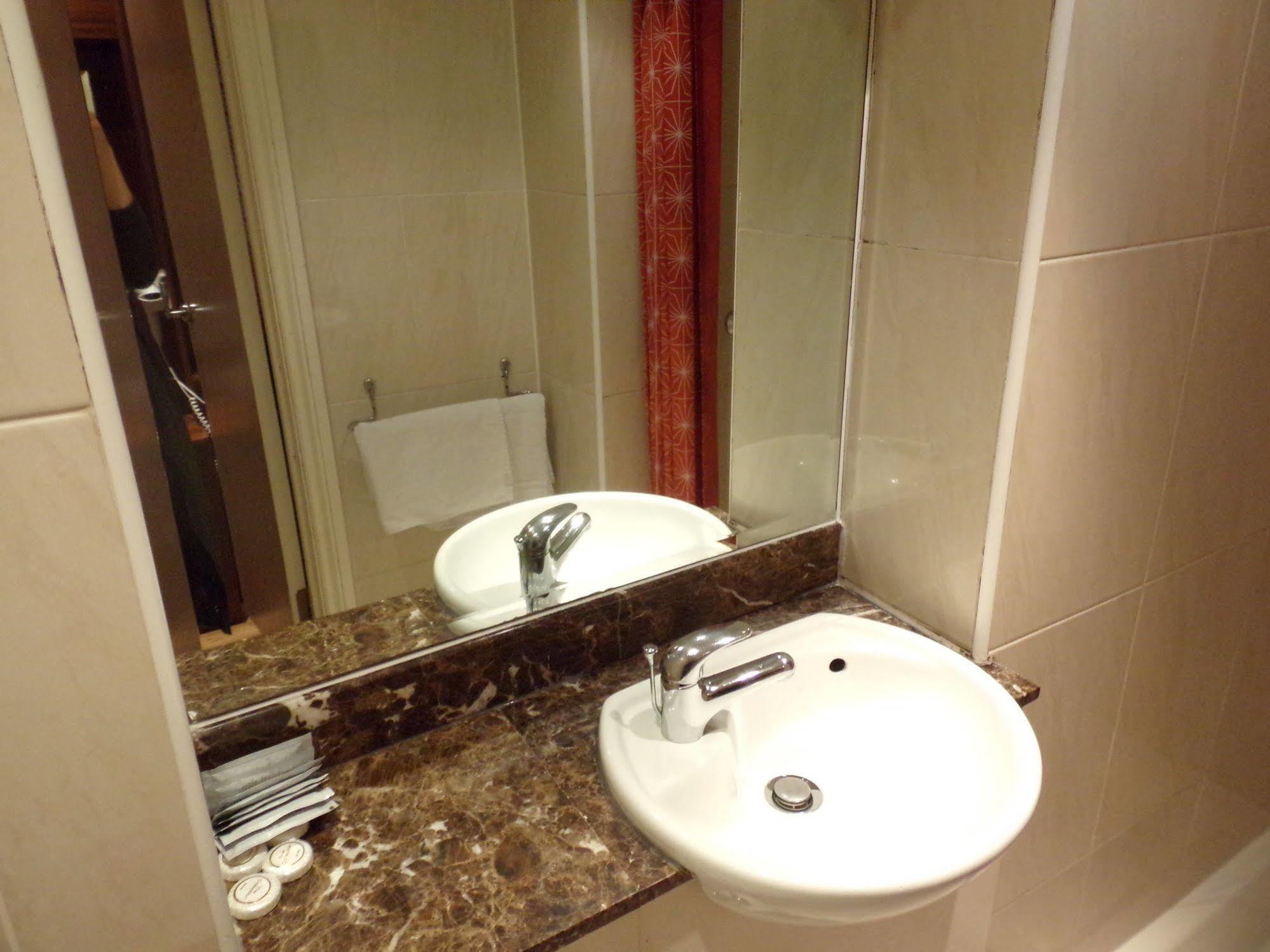 Wedgewood Hotell 2*