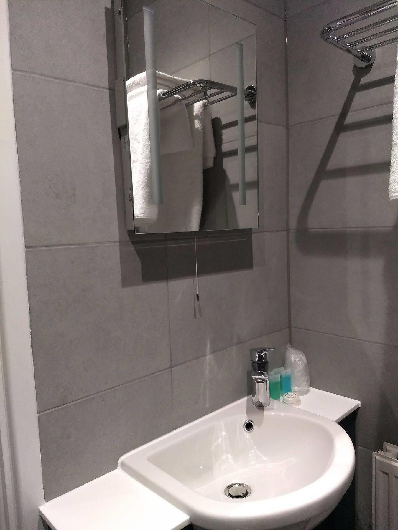 Hotell Garden Court 3*