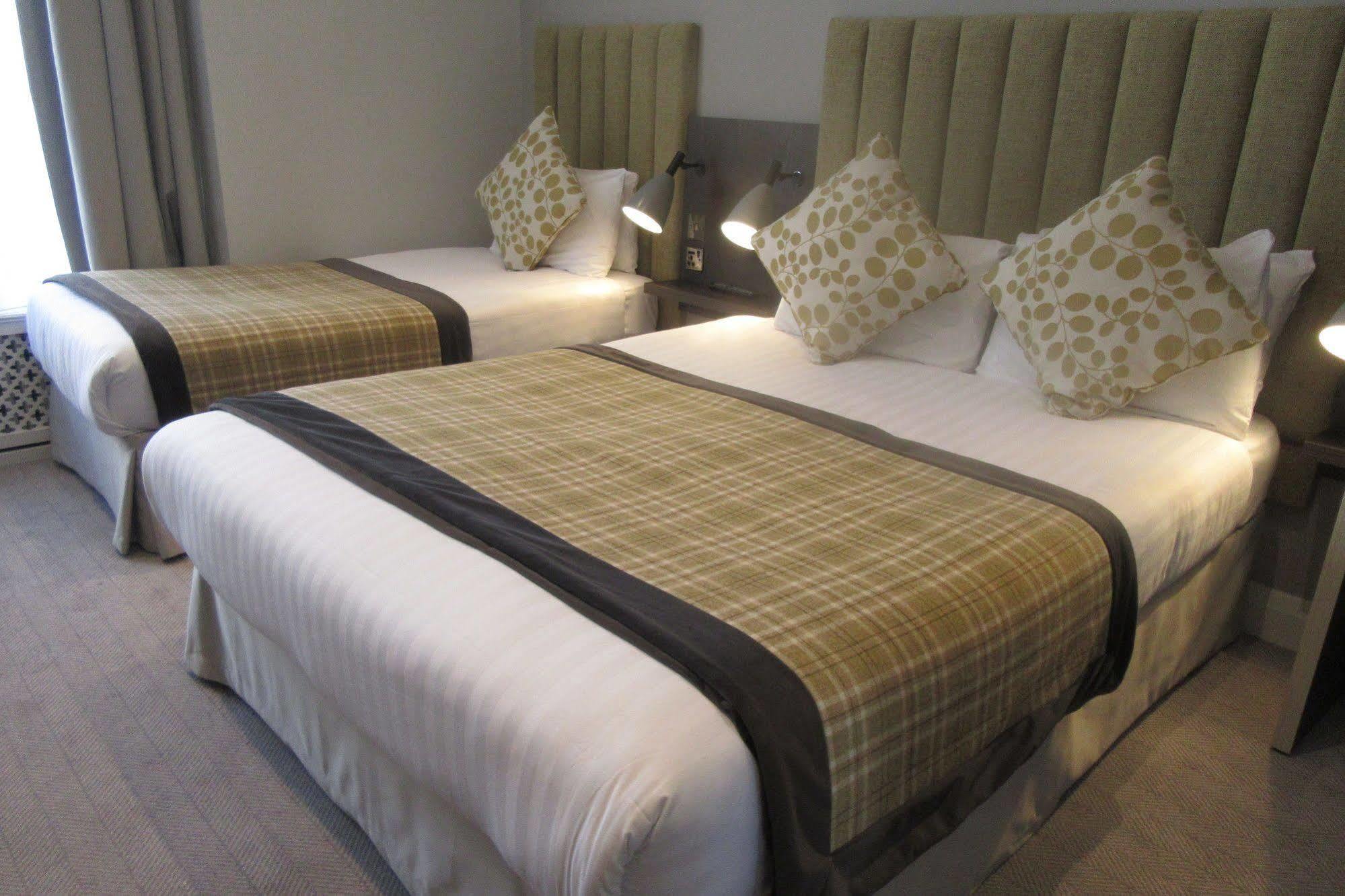 Garden Court Hotell 3*
