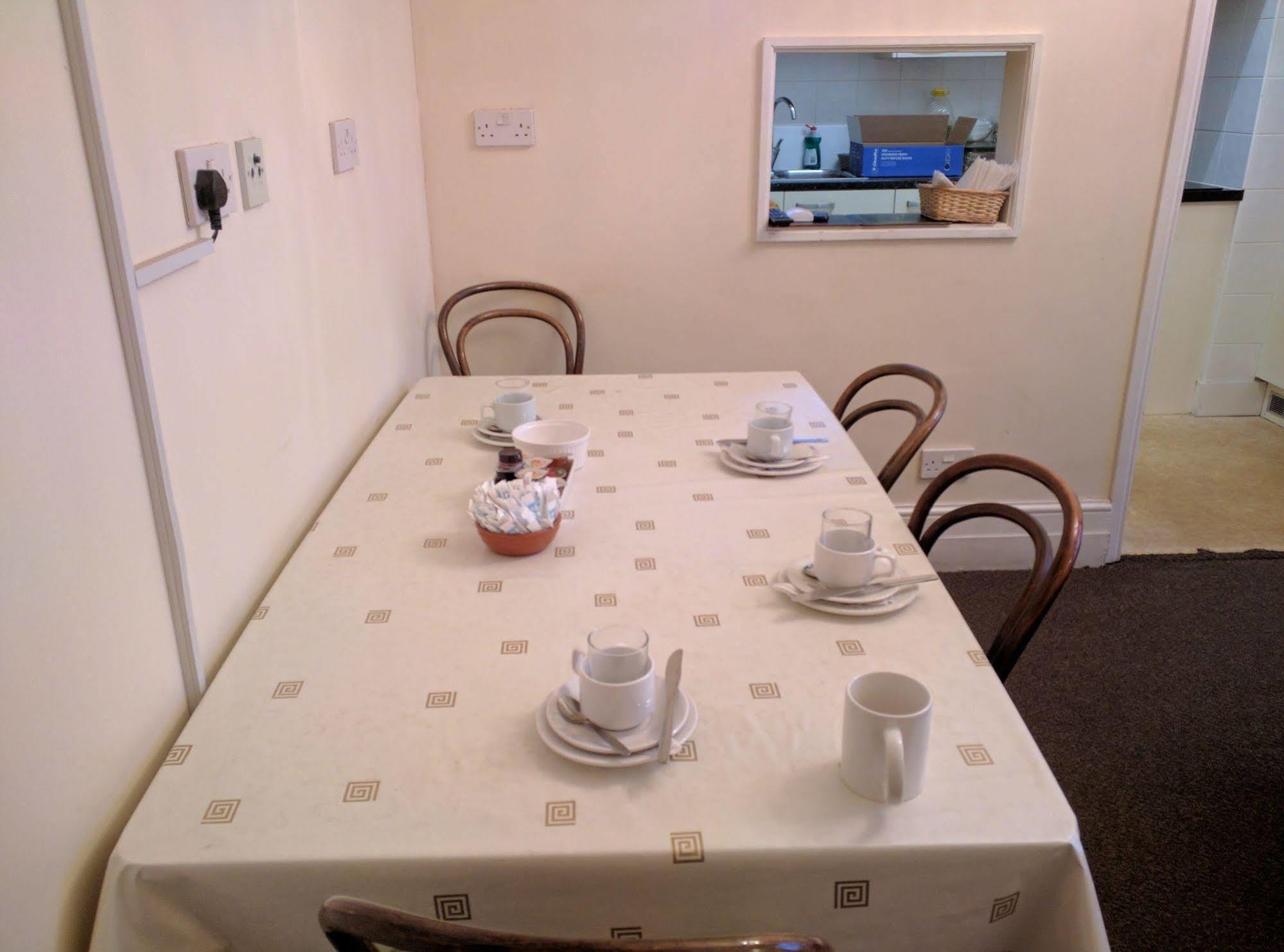 A To B Guest house London