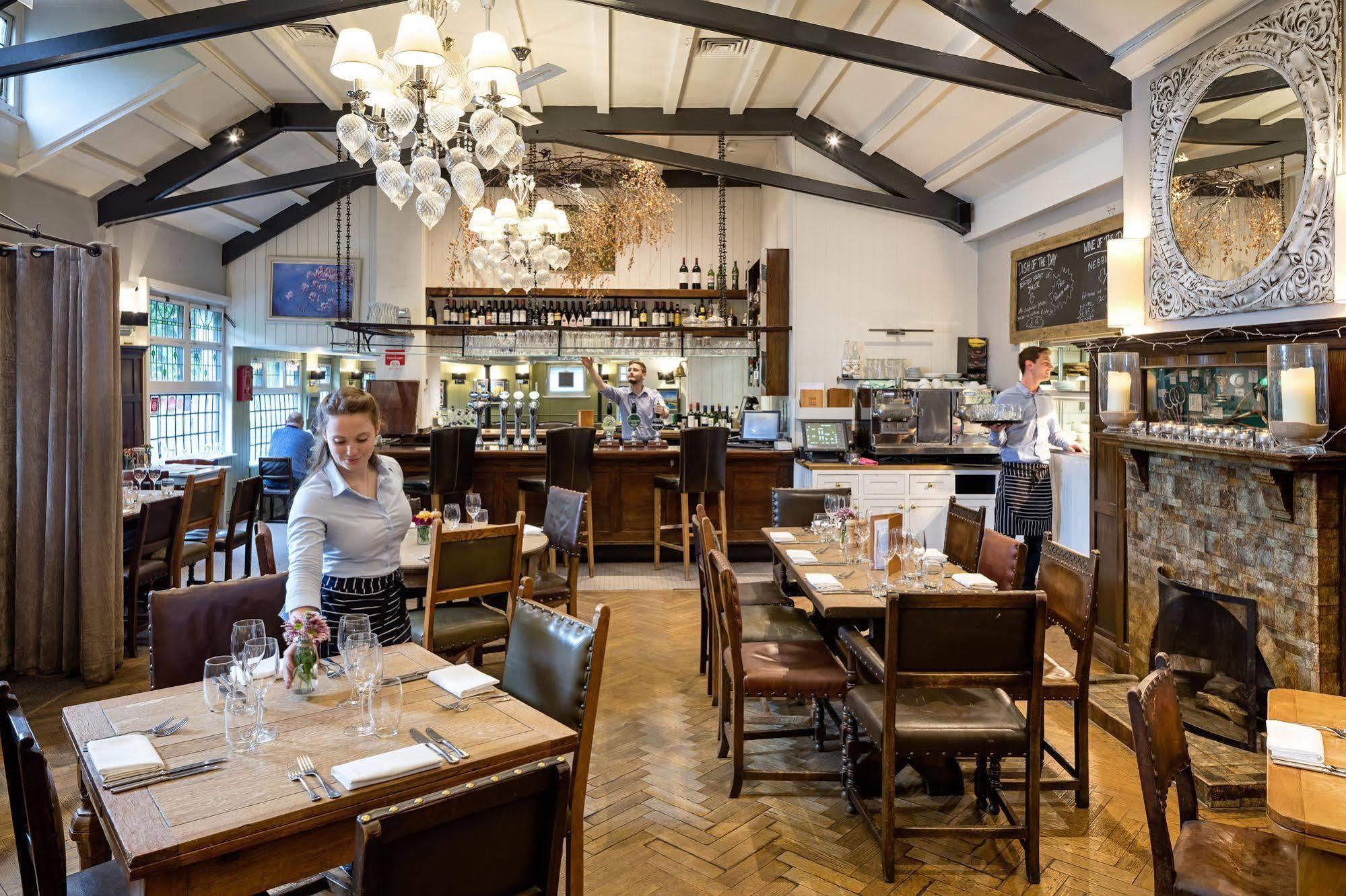 Fox And Grapes Inn London