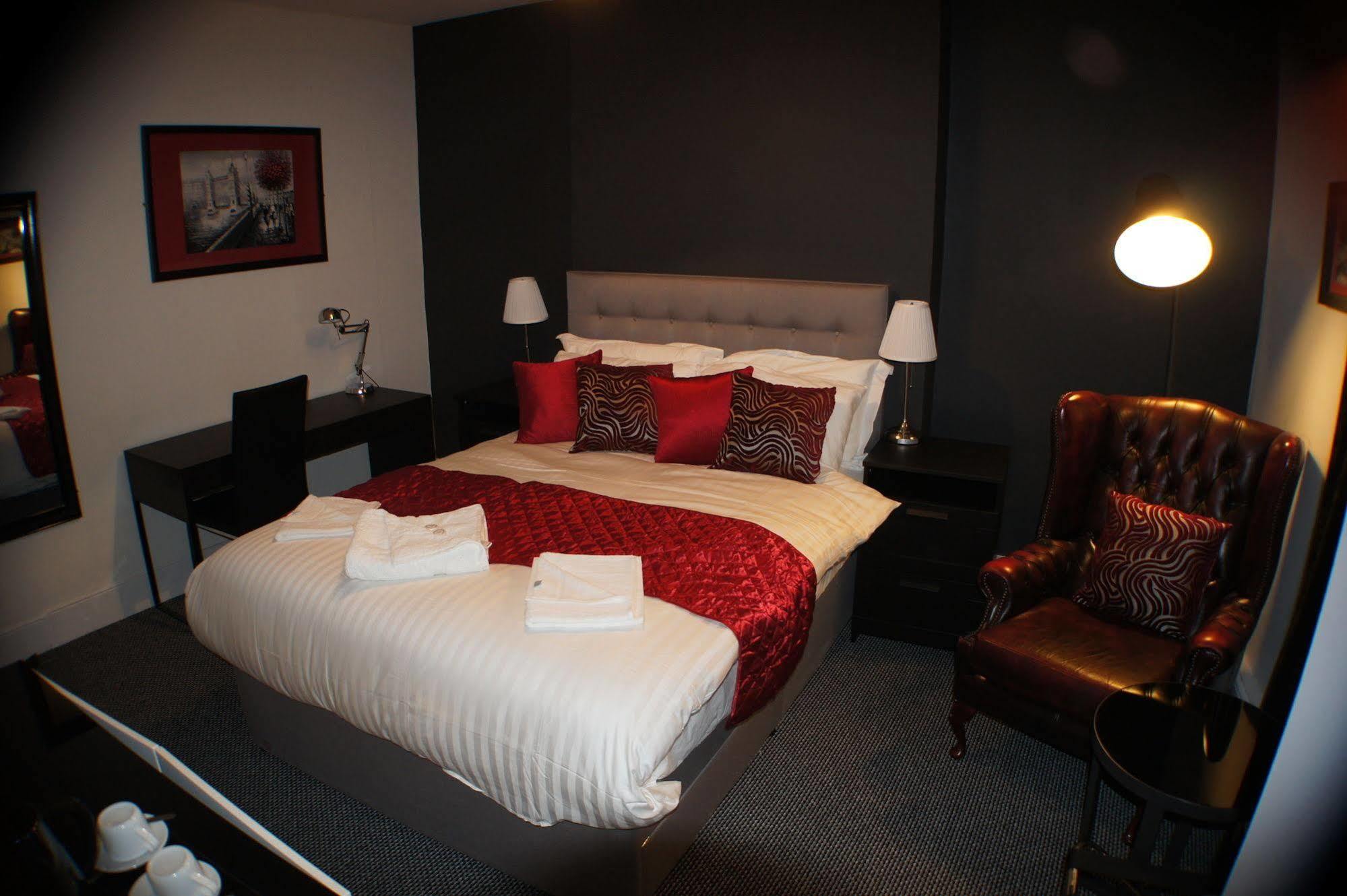 Grand Junction Arms 3*