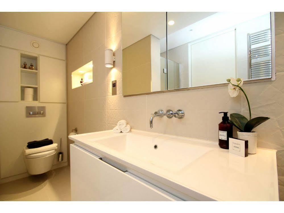 Chiltern And Baker Luxury *