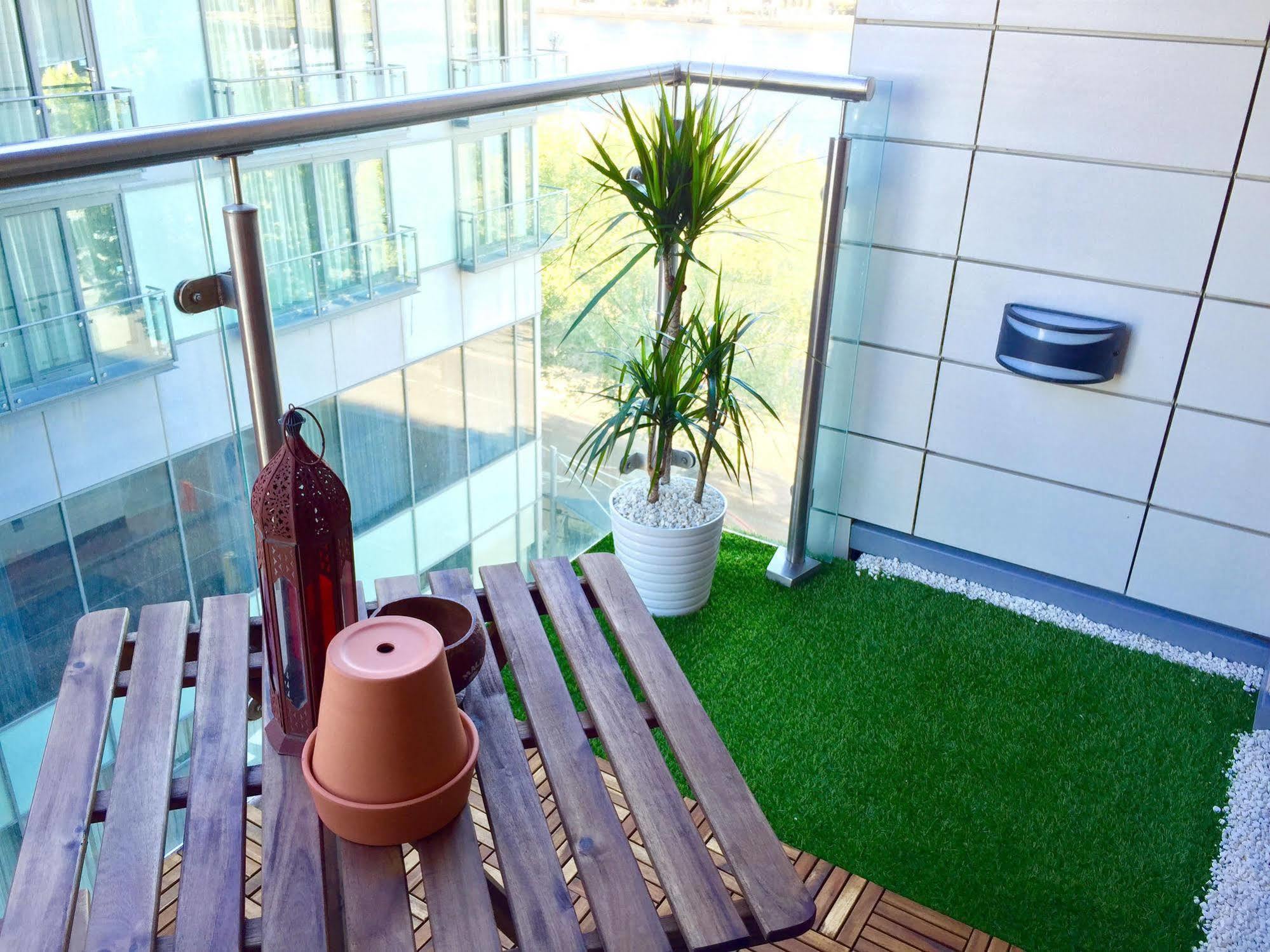 Royal Victoria Docks Apartment London