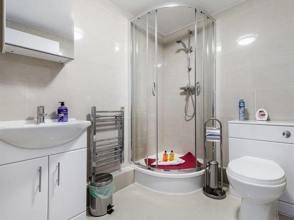 Commercial House 4*