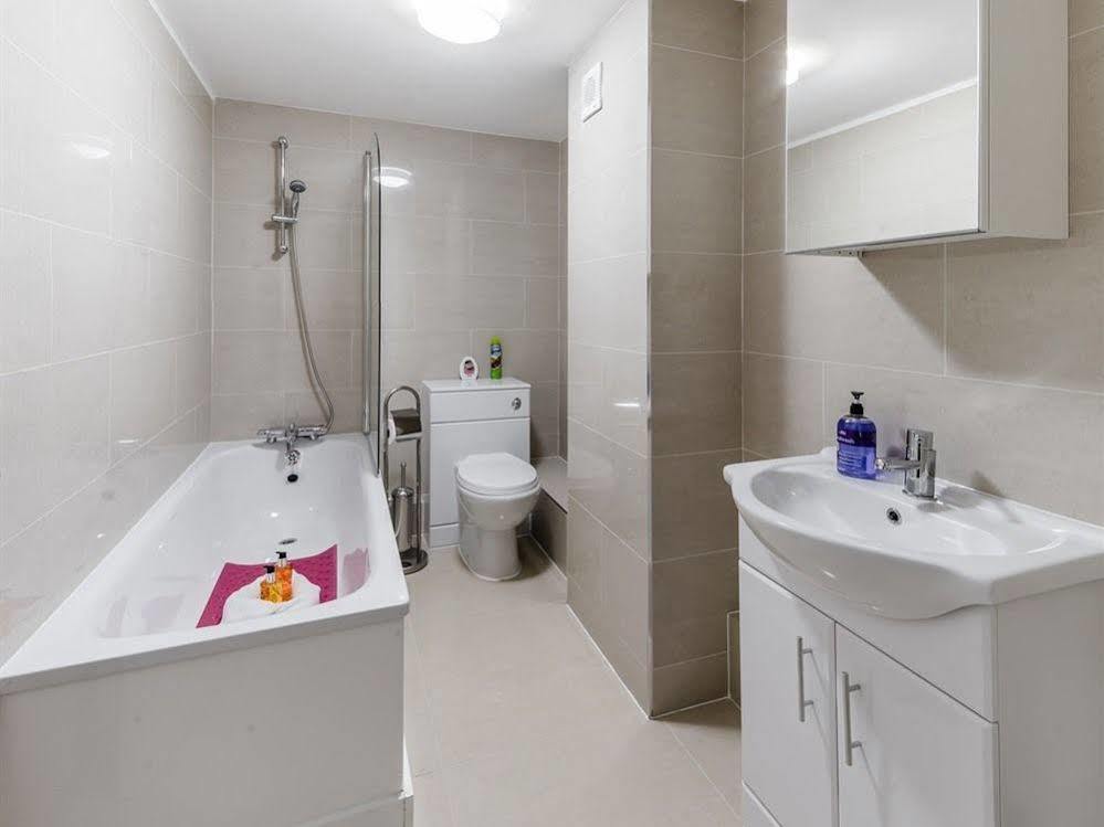 Commercial House London