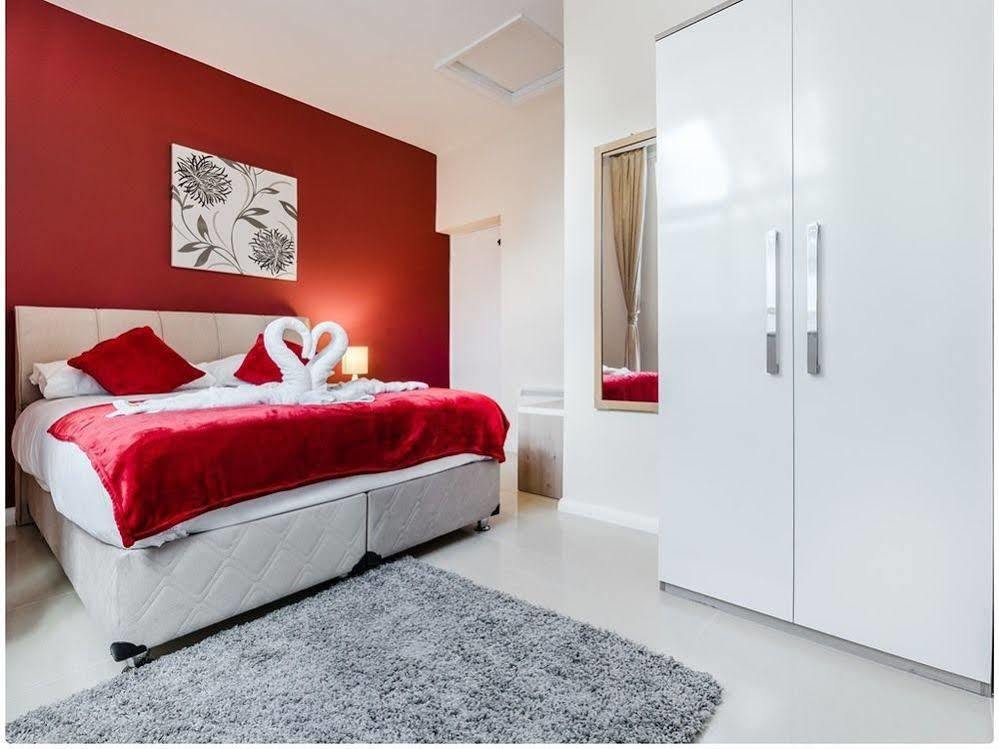 Commercial House London