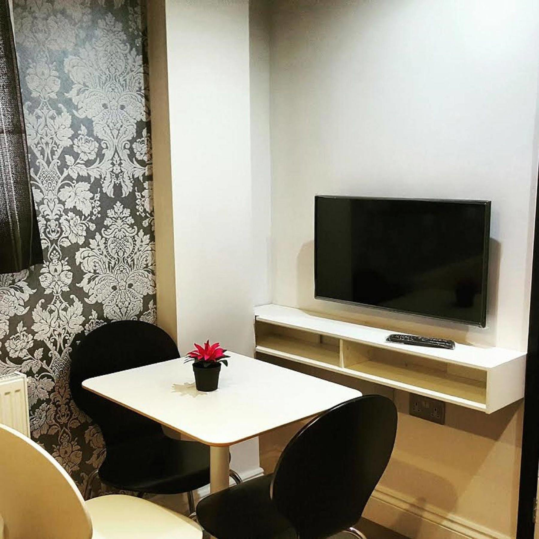 Apartment Imperial Court London