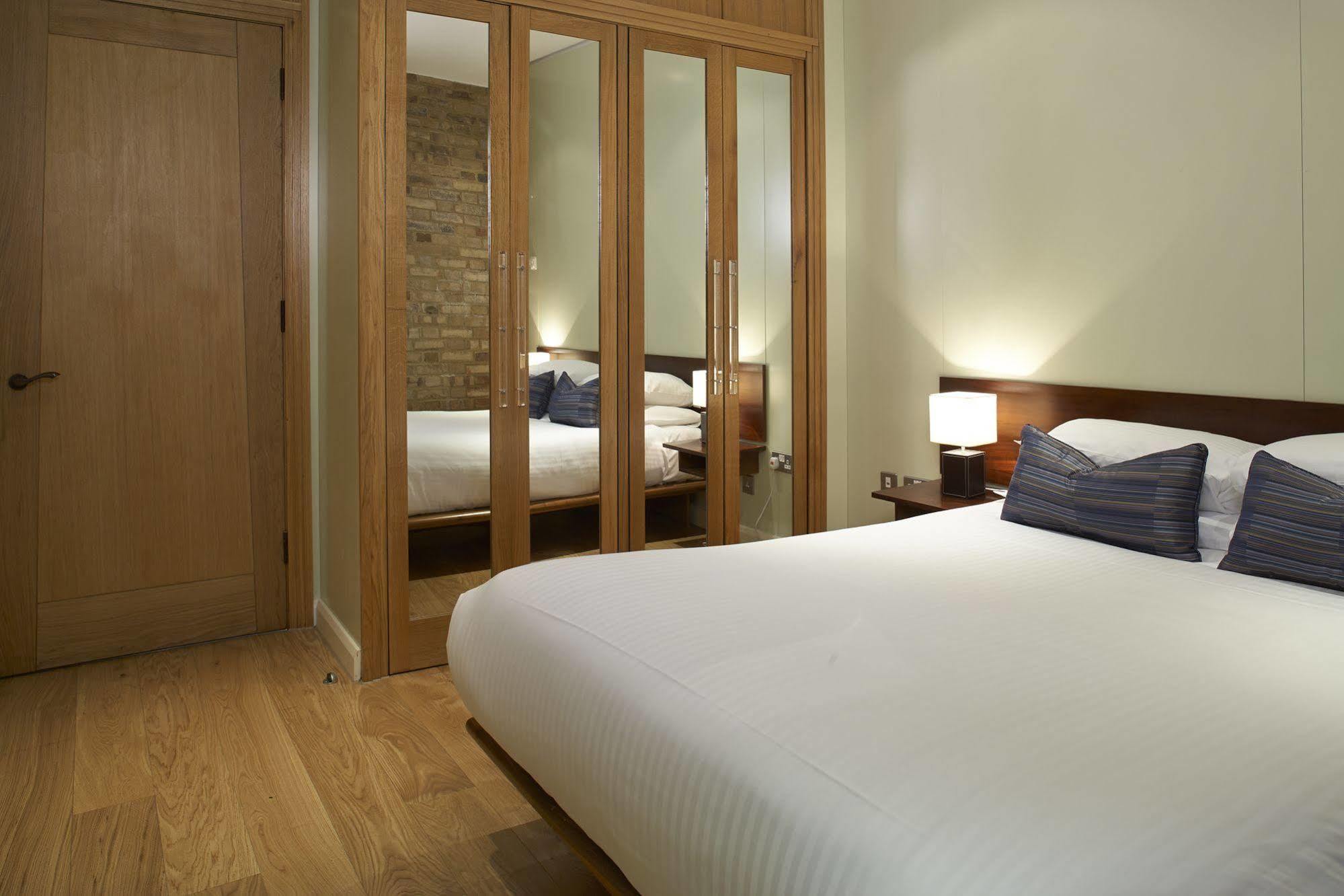 Gate House Apartments, Towerbridge Apartment London
