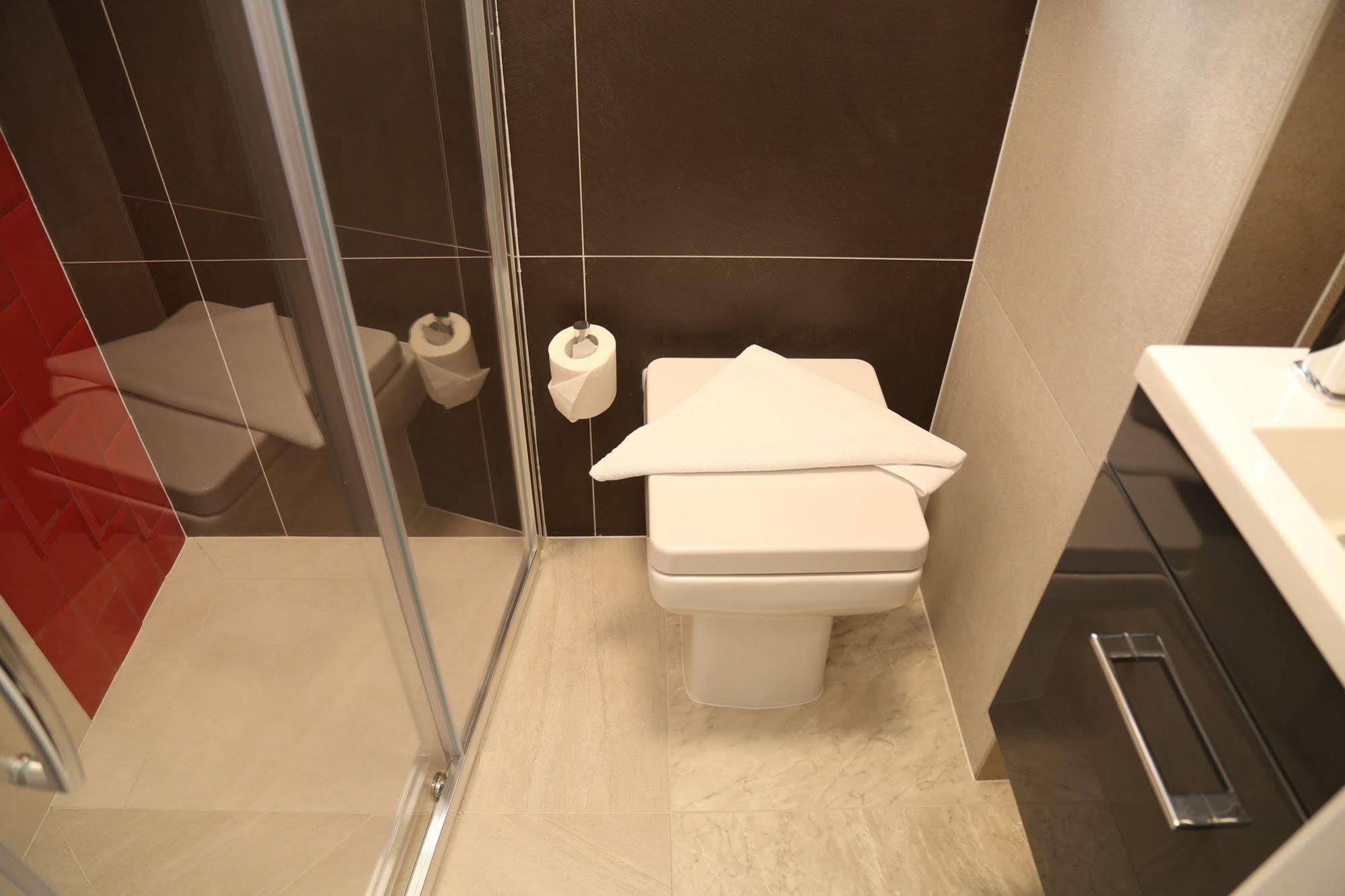 Hotel Wembley Park 3*