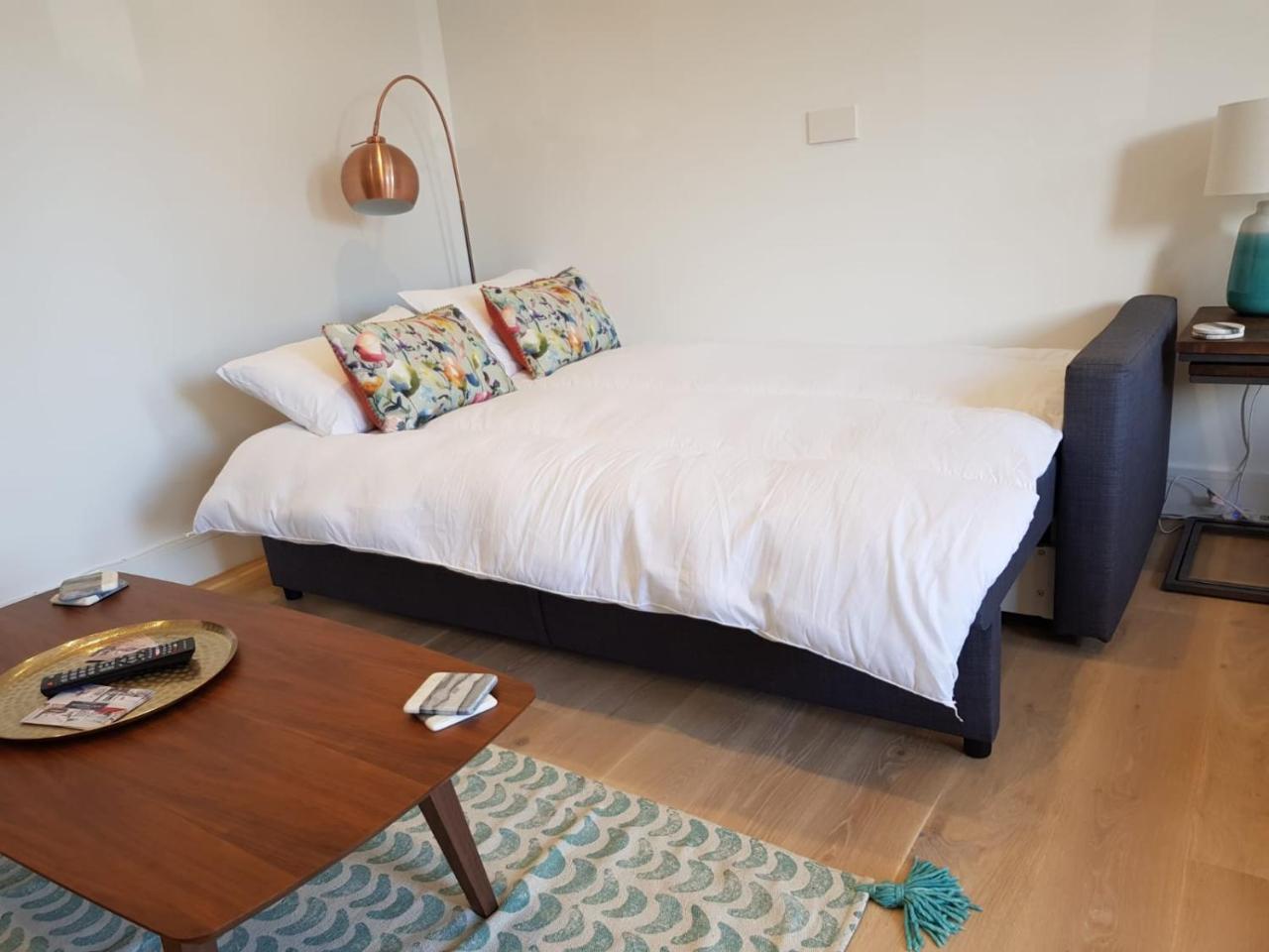 Stunning Ealing Apartment London