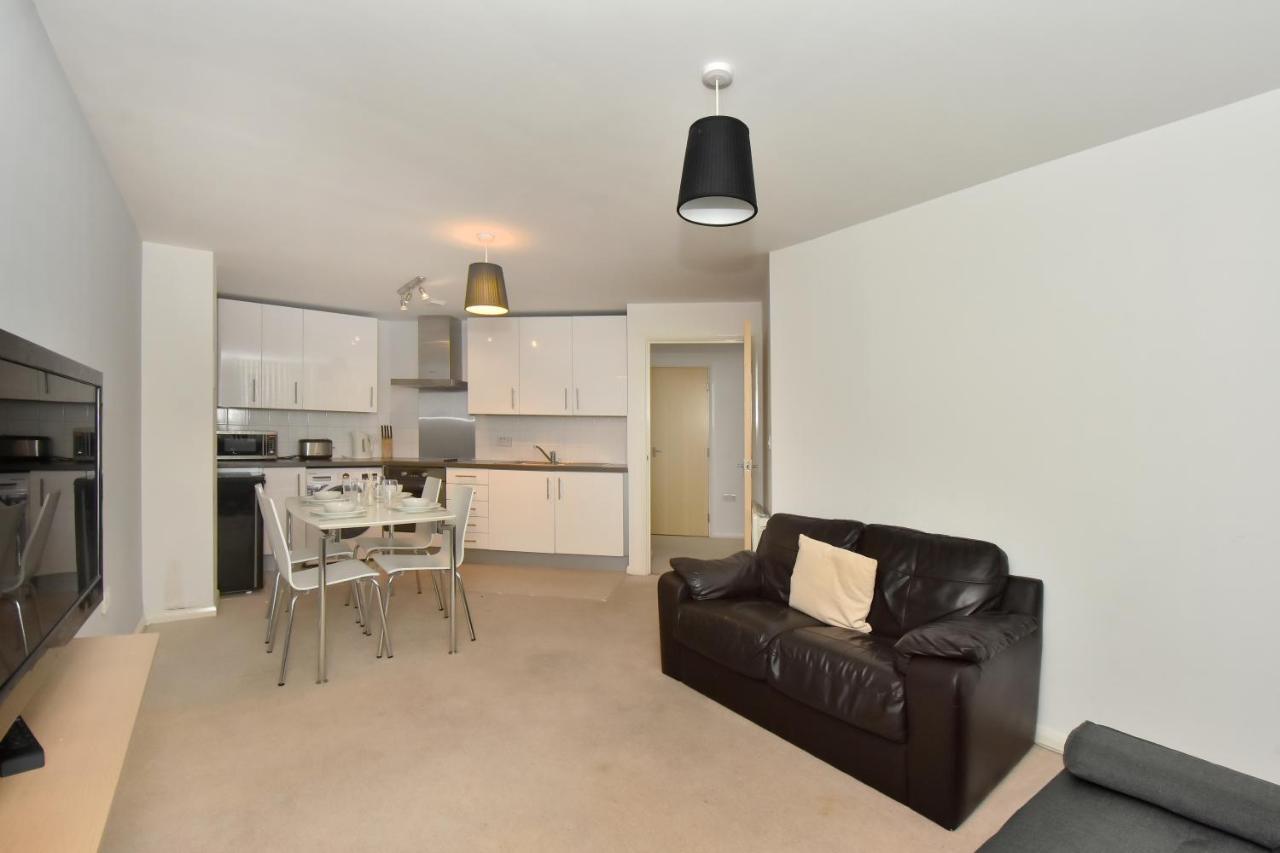 Apartment St George Wharf London