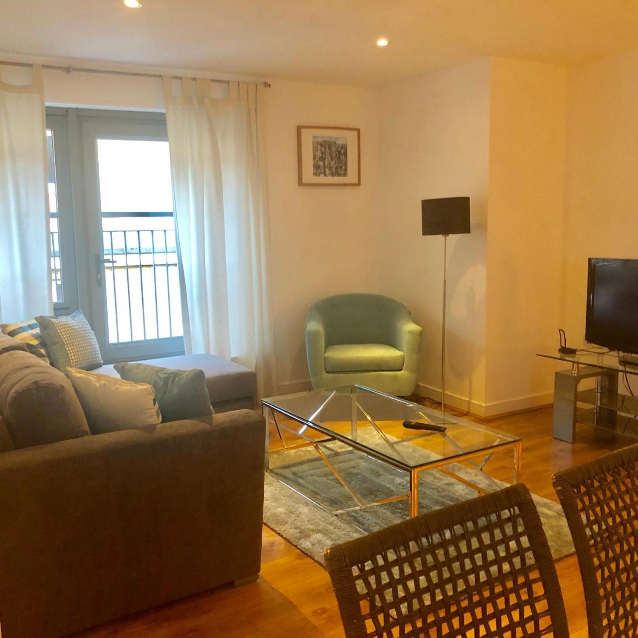 2 Bed Executive Next To Liverpool Street Free Wifi By Aparts Lägenhet *