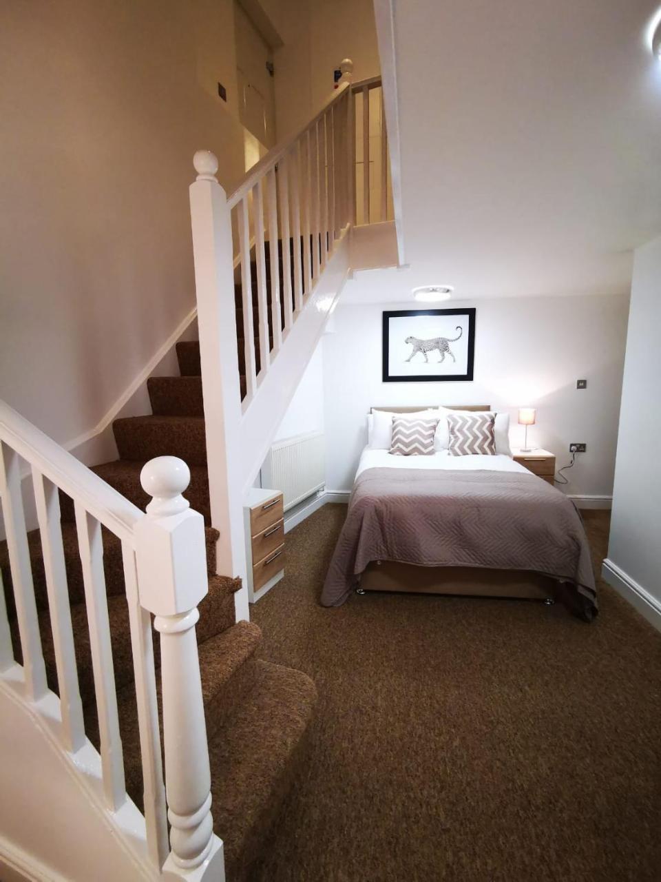 Capital Host- Apartments Euston *