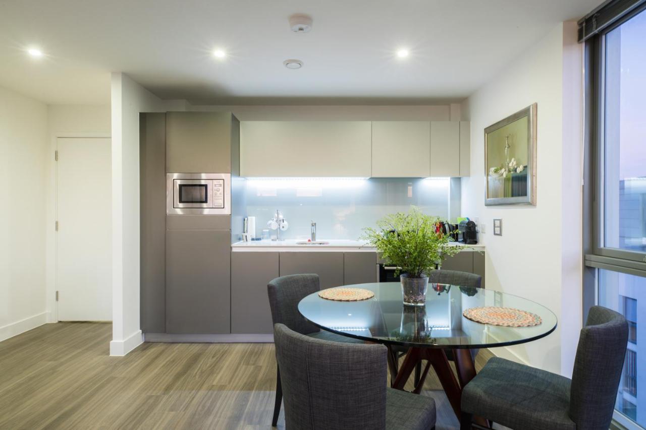 Elegant 1 Bed Flat With Balcony In Islington Londra