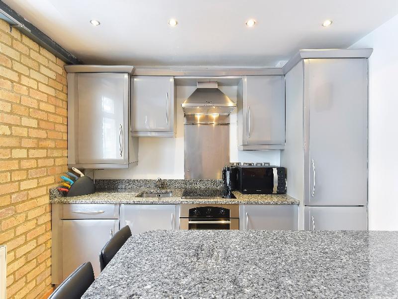 Beautiful 4-bedroom Flat In Bridge/borough! * London