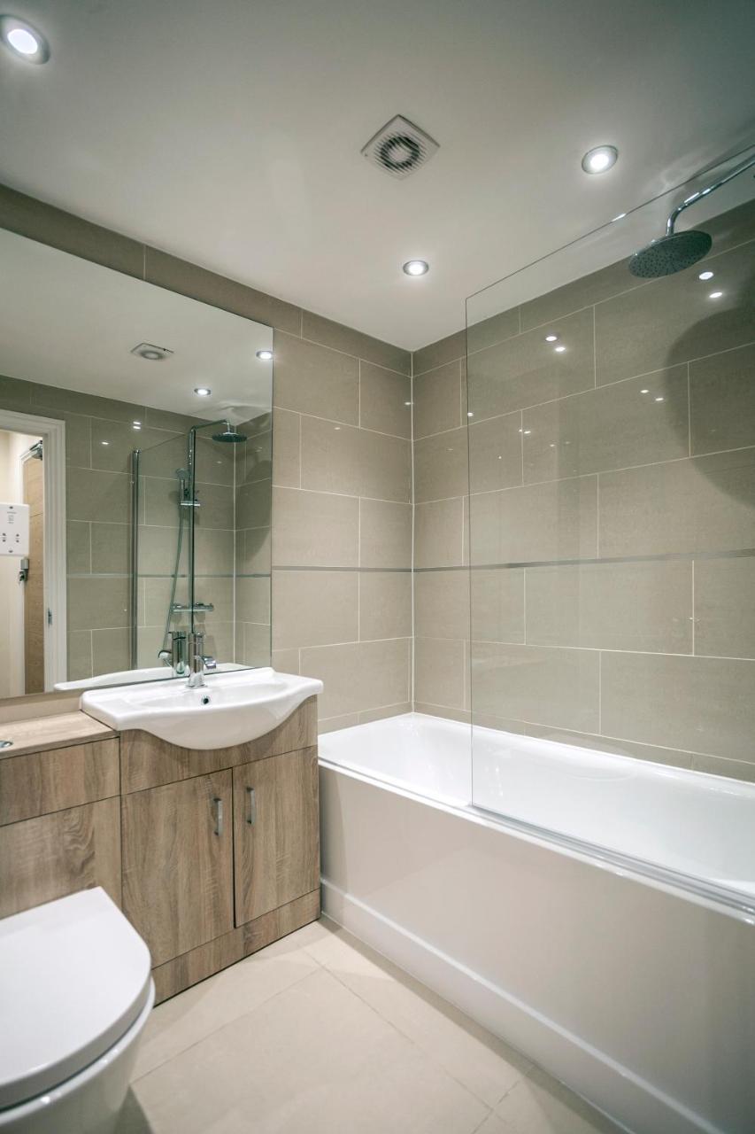 Valet Kilburn * London