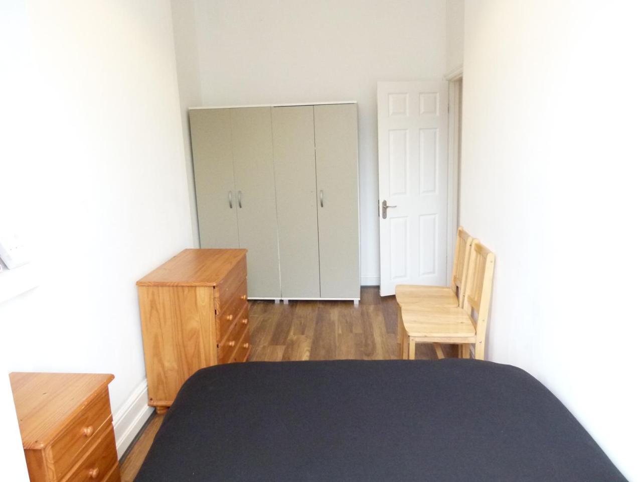 Beautiful Family Barons Court * London