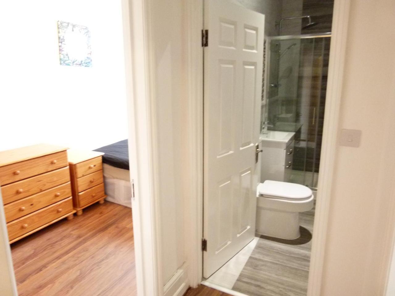 Apartment Beautiful Family Barons Court London