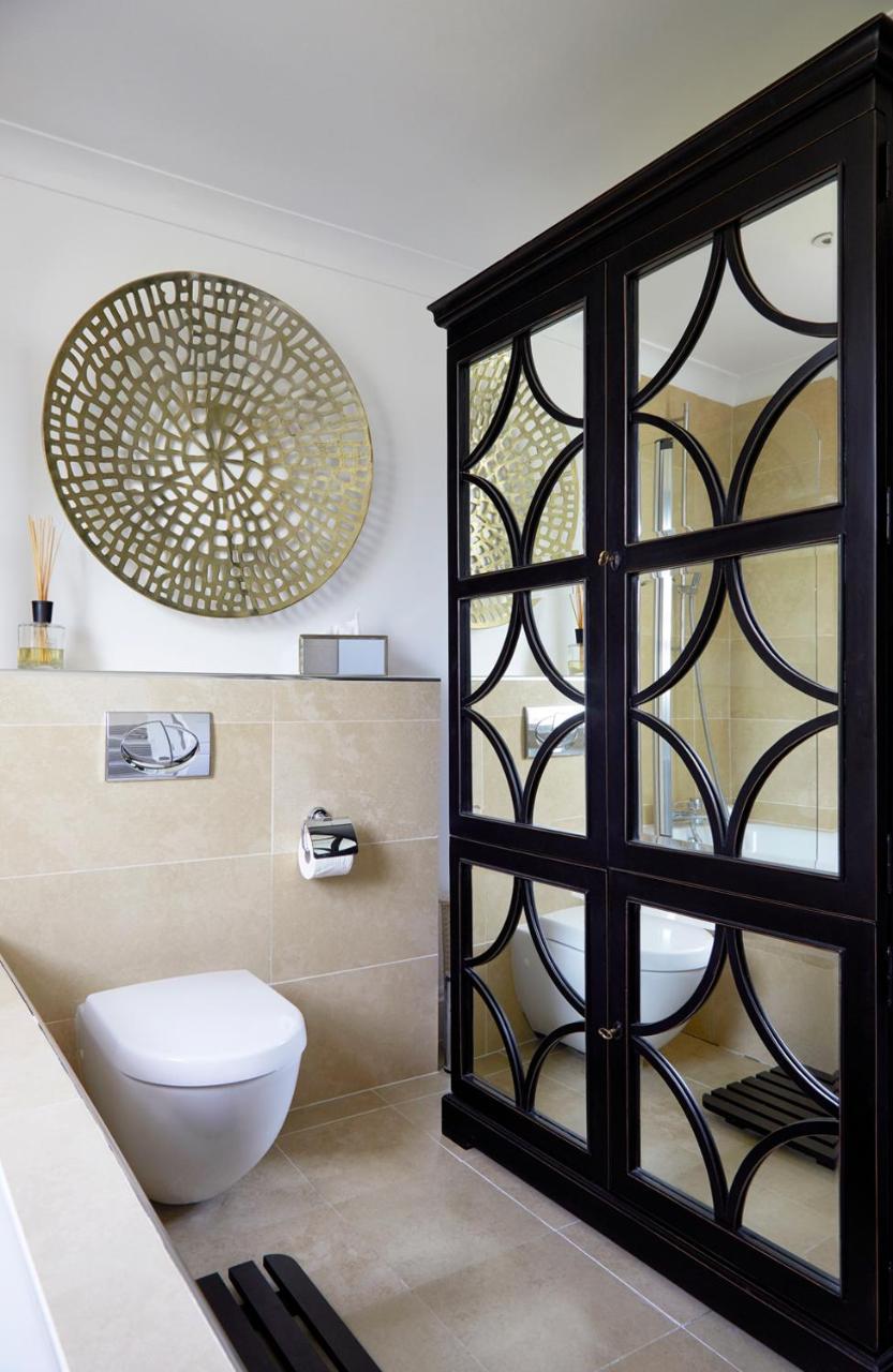 Stunning Ifield Road Gem Lejlighed *