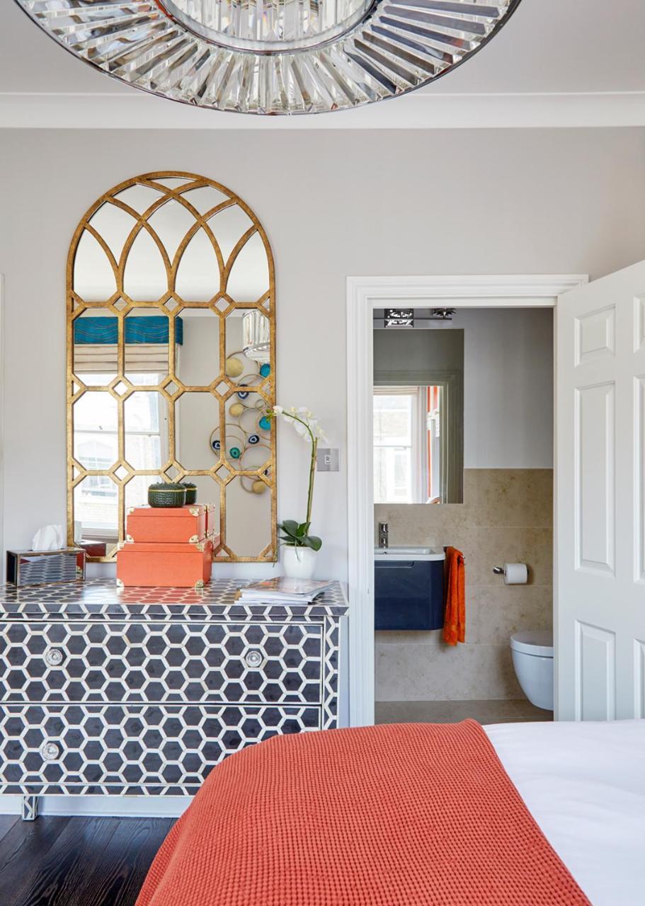 Stunning Ifield Road Gem Lejlighed *