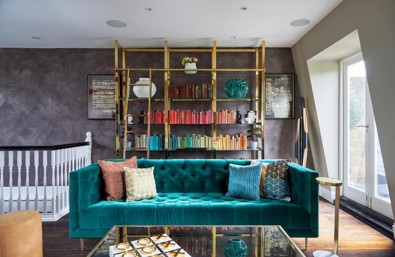 Stunning Ifield Road Gem Lejlighed