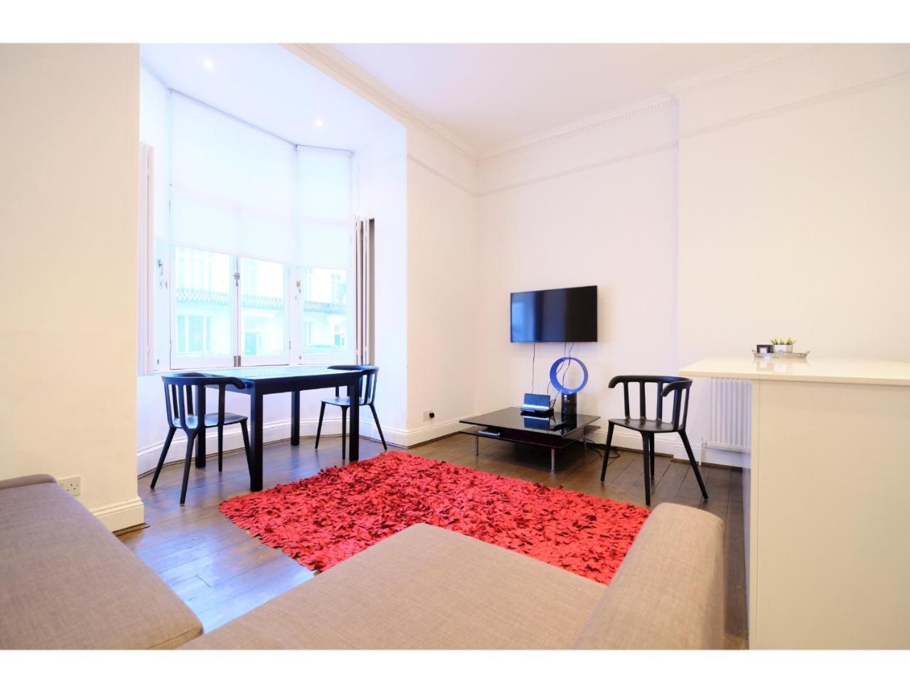 Edgware Rd, Paddington Spacious Sleeps 4 * London