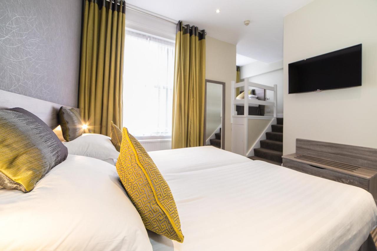 Hotel Phoenix 4*
