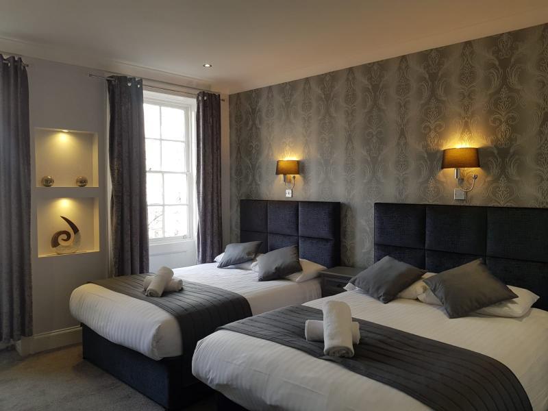 Mentone Hotell 3*