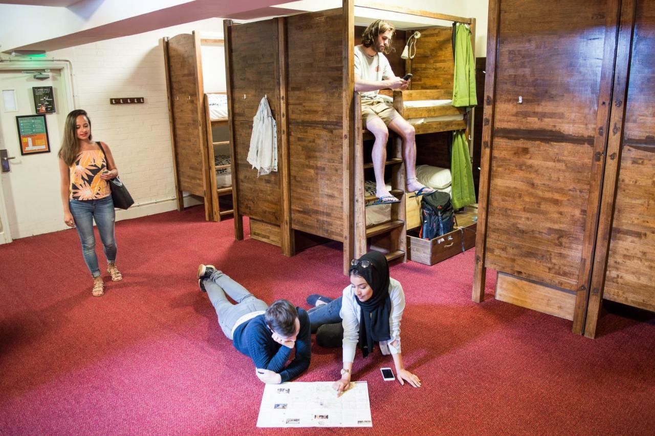 Palmers Hillspring At Willesden Hostel London