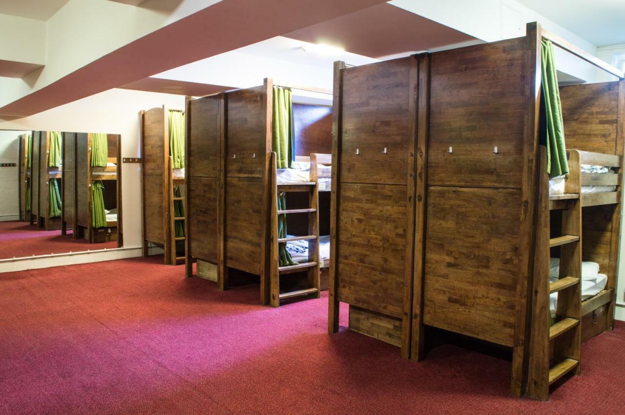 Hostel Palmers Hillspring At Willesden