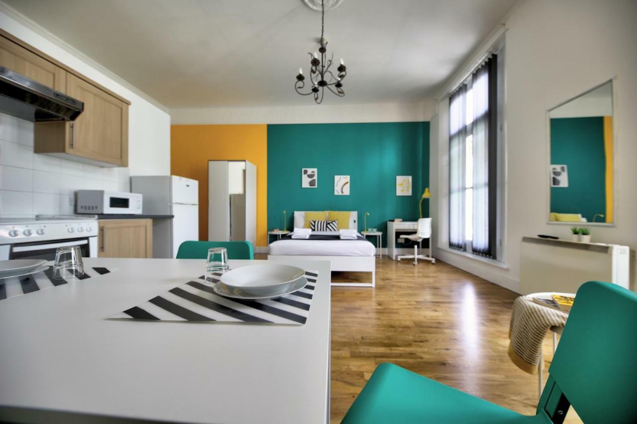 Bayswater Apartments *