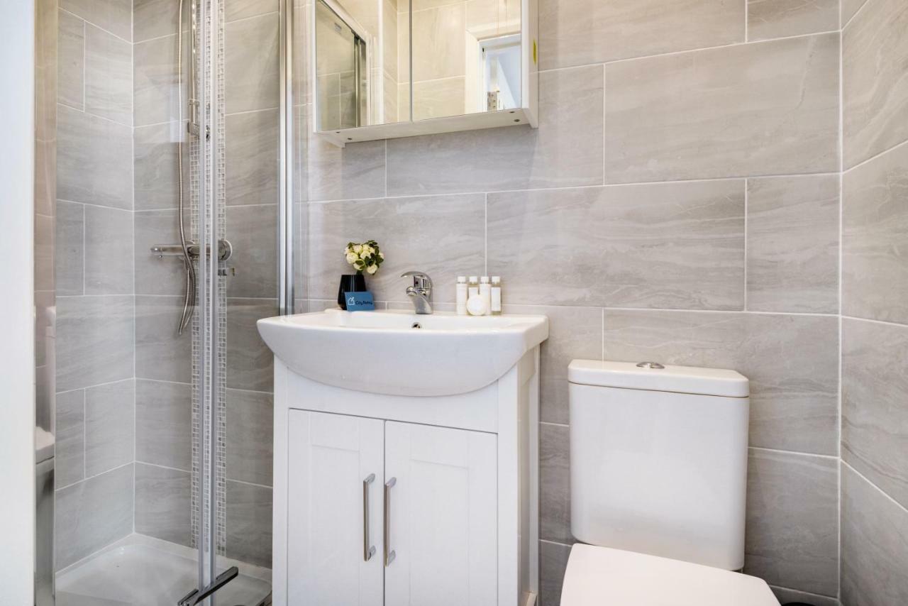 Apartment The Armadale Road London