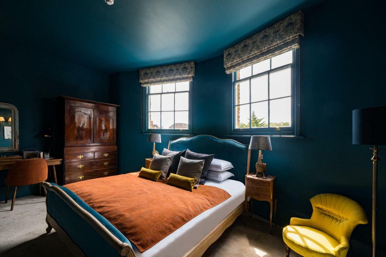 Aragon House London