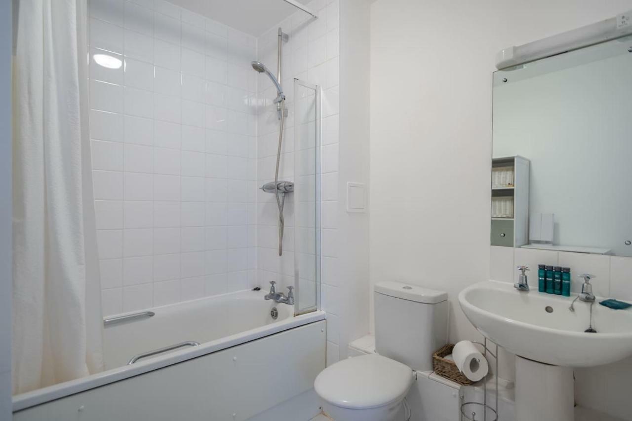 Lejlighed Guestready - Spacious 1 Bed For 4 Victoriapimlico London