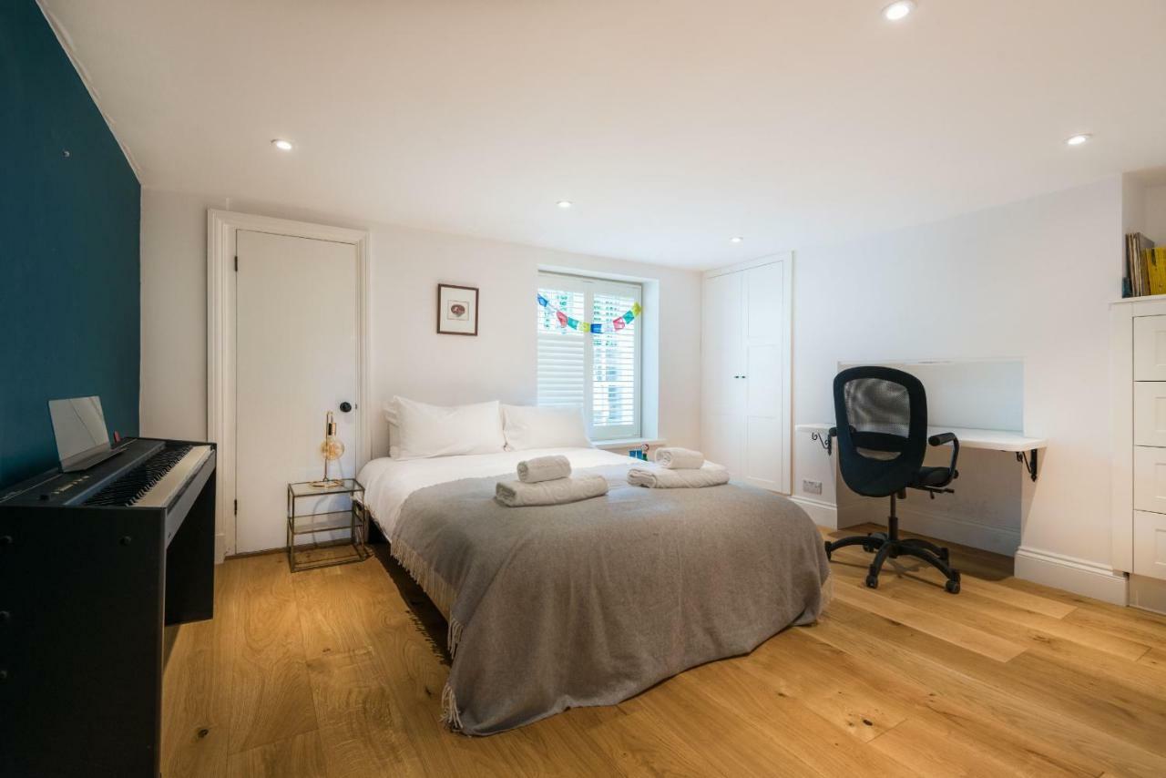 Beautiful Chiswick With Garden Hébergement de vacances *