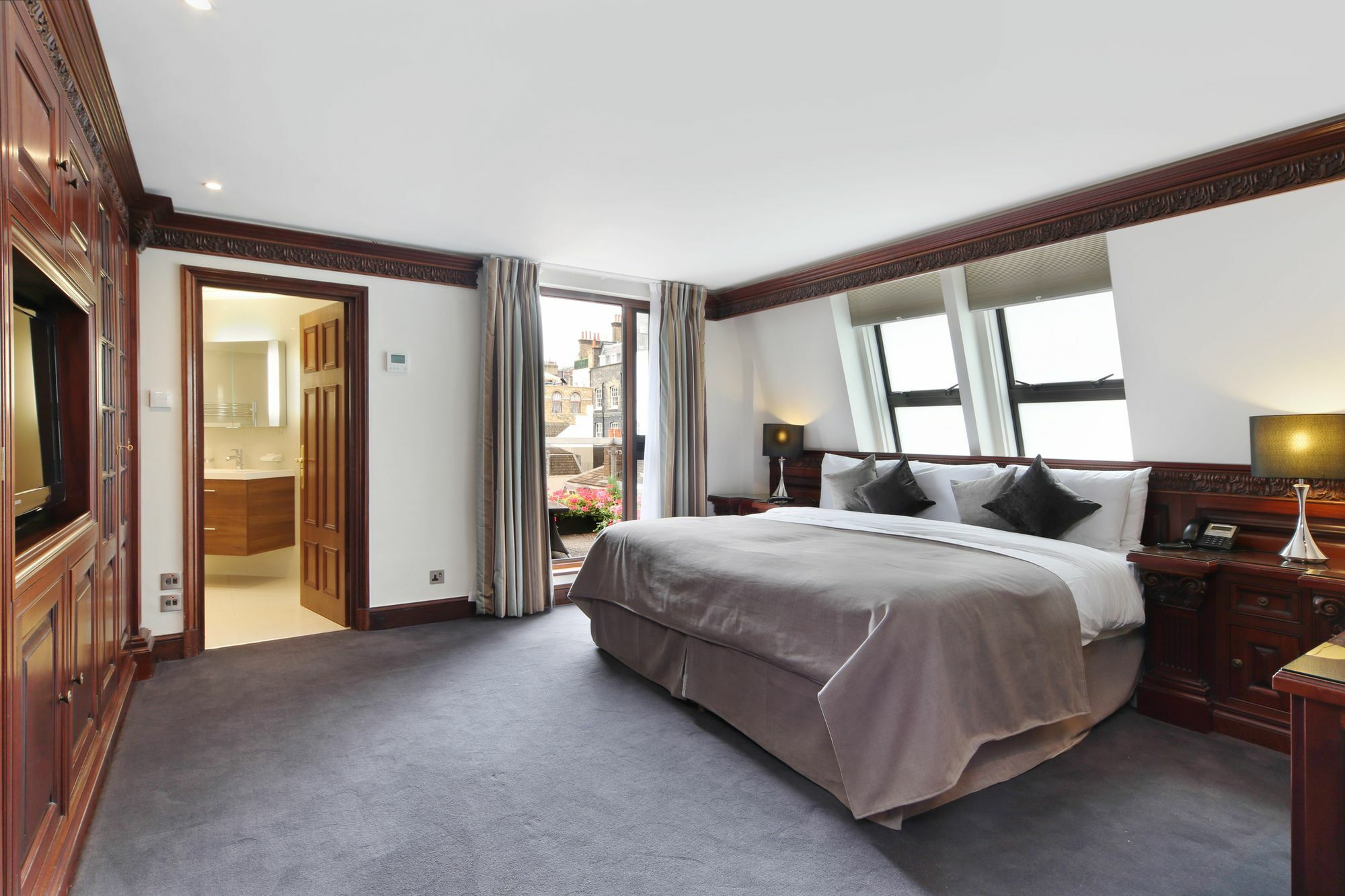 Mayfair House Lägenhetshotell